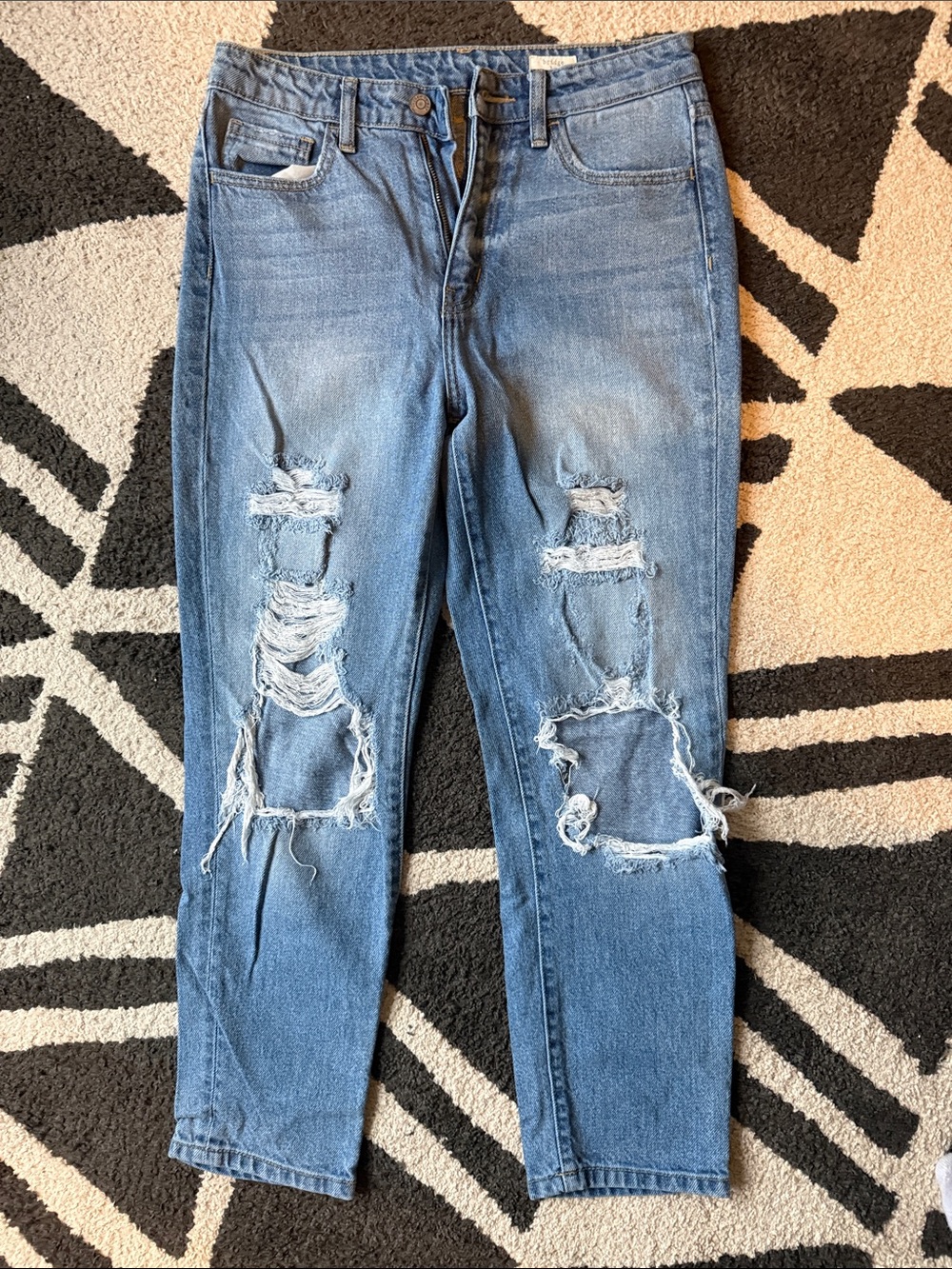 Distressed Light Blue Boyfriend Jeans - Casual Ripped Denim